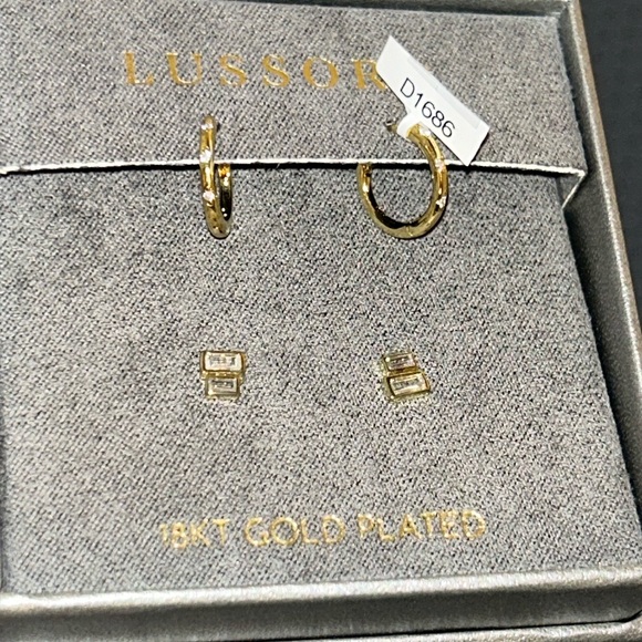 LUSSORO NIB loops and studded earrings 18kt gold plated set - Picture 2 of 5